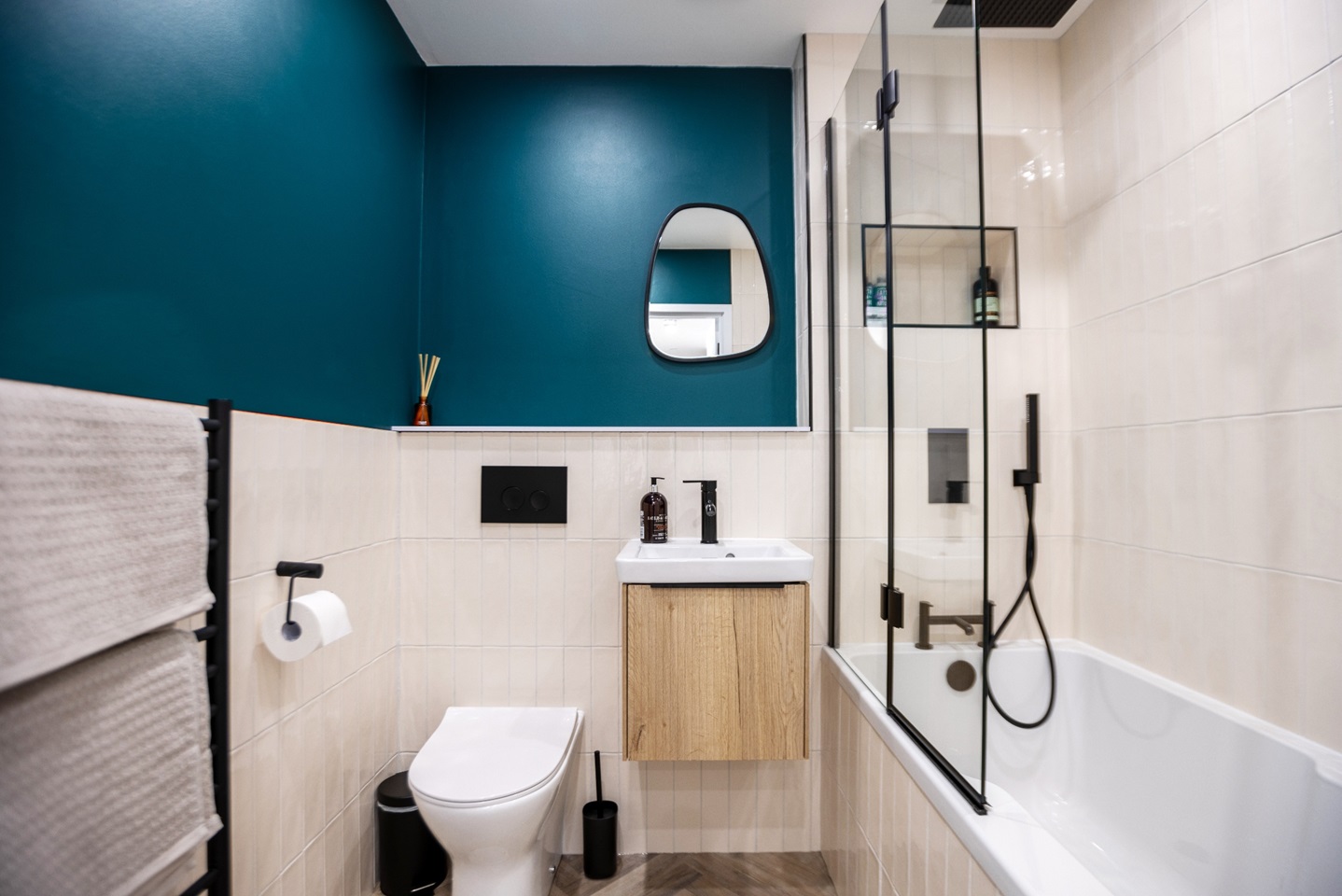 Additional image 7 of 1 Bed Flat, St. Paul's Court, SW4, N1 7GU