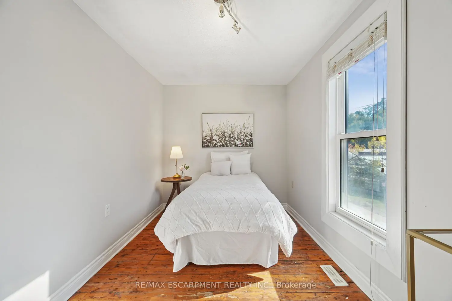 Additional image 10 of 2055 Embleton Road