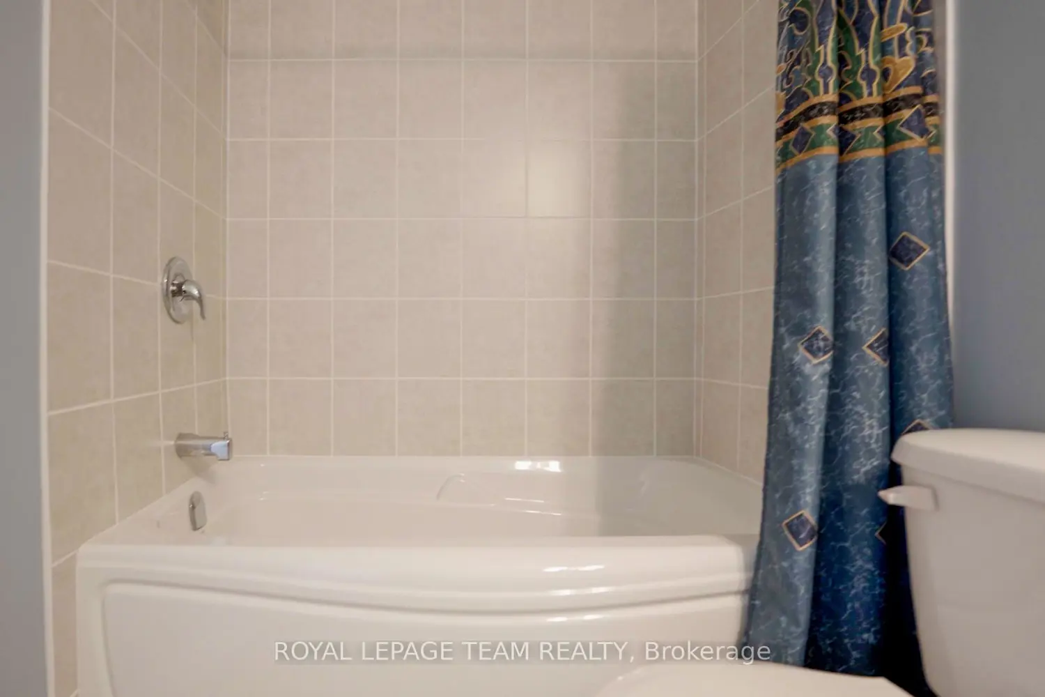 Additional image 12 of 170 Guelph Private 202