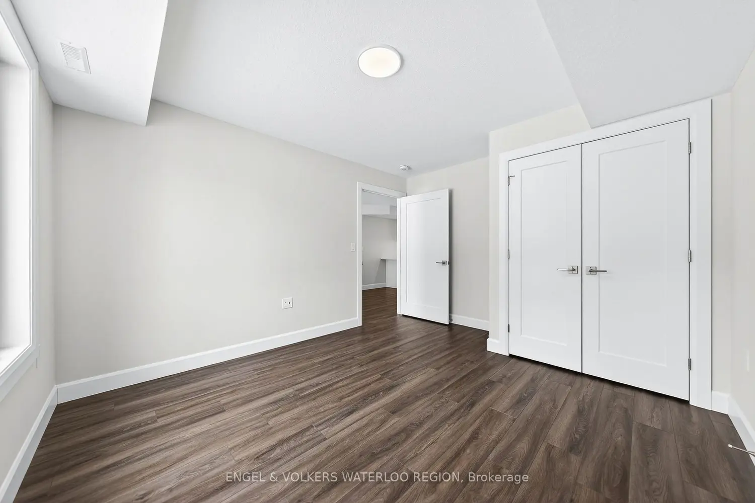 Additional image 13 of 3202 Vivian Line 47