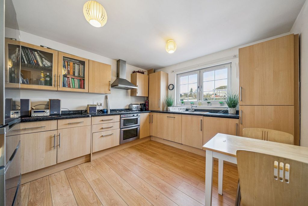 Additional image 5 of 2 bed flat for saleFlat 2 Whinbrae Court, Helensburgh G84