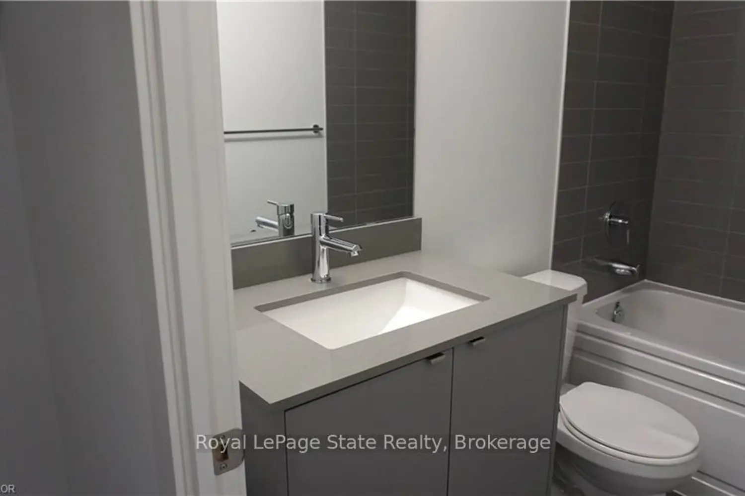 Additional image 12 of 3200 Dakota Common B705