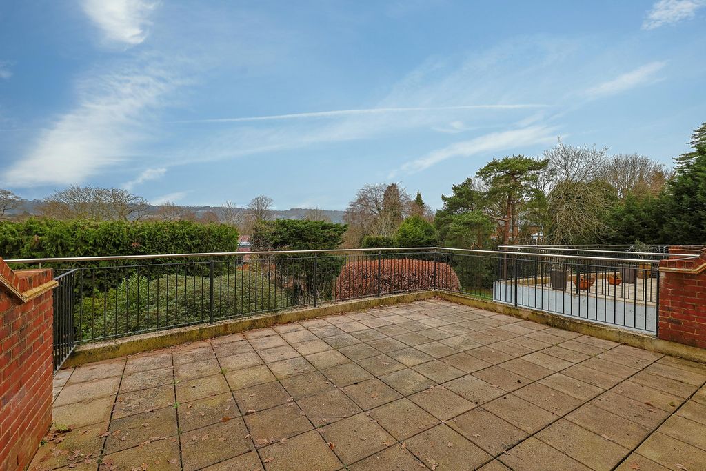 Additional image 2 of 2 bed flat for saleWest Hill, Oxted RH8