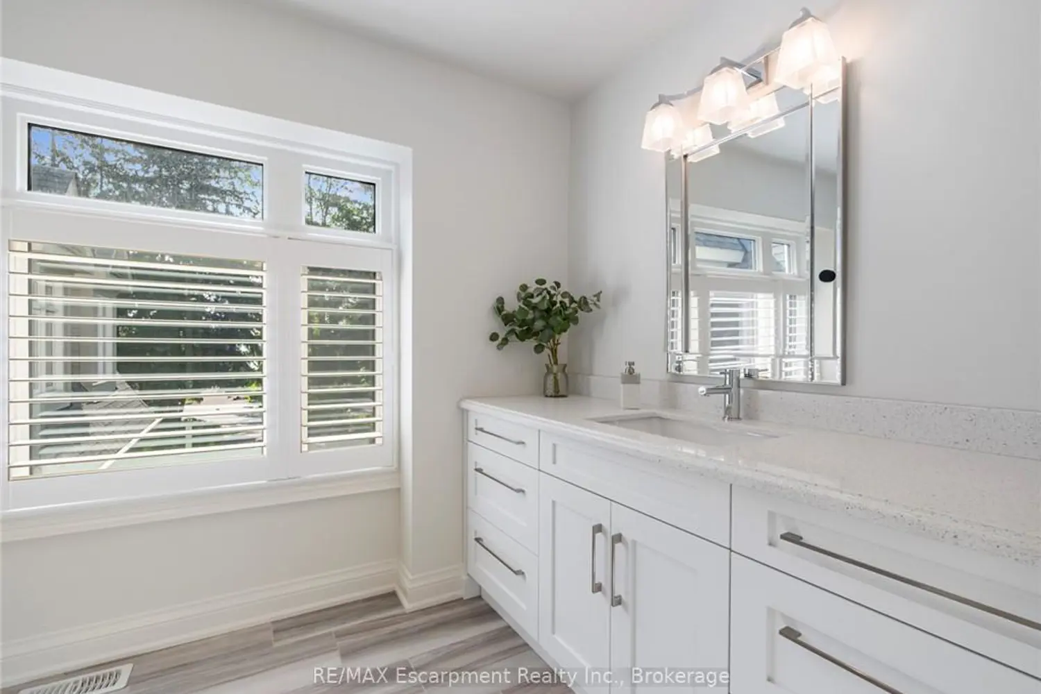 Additional image 12 of 3087 Lakeshore Road