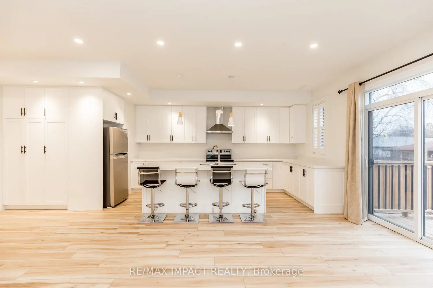 Additional image 4 of 781 Oliva Street