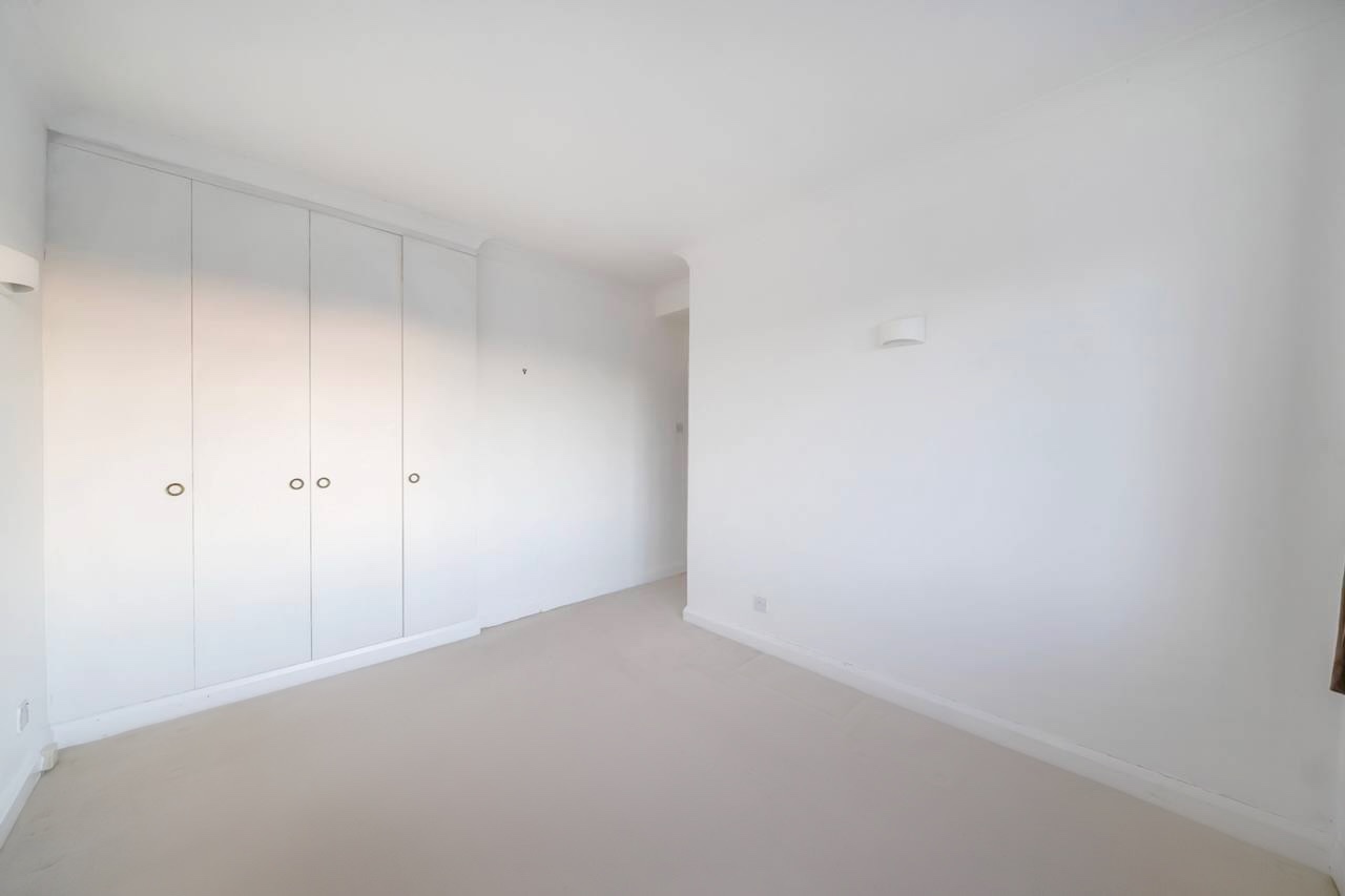 Additional image 4 of 2 Bed Flat, Winchester Court, W8, N1 7GU