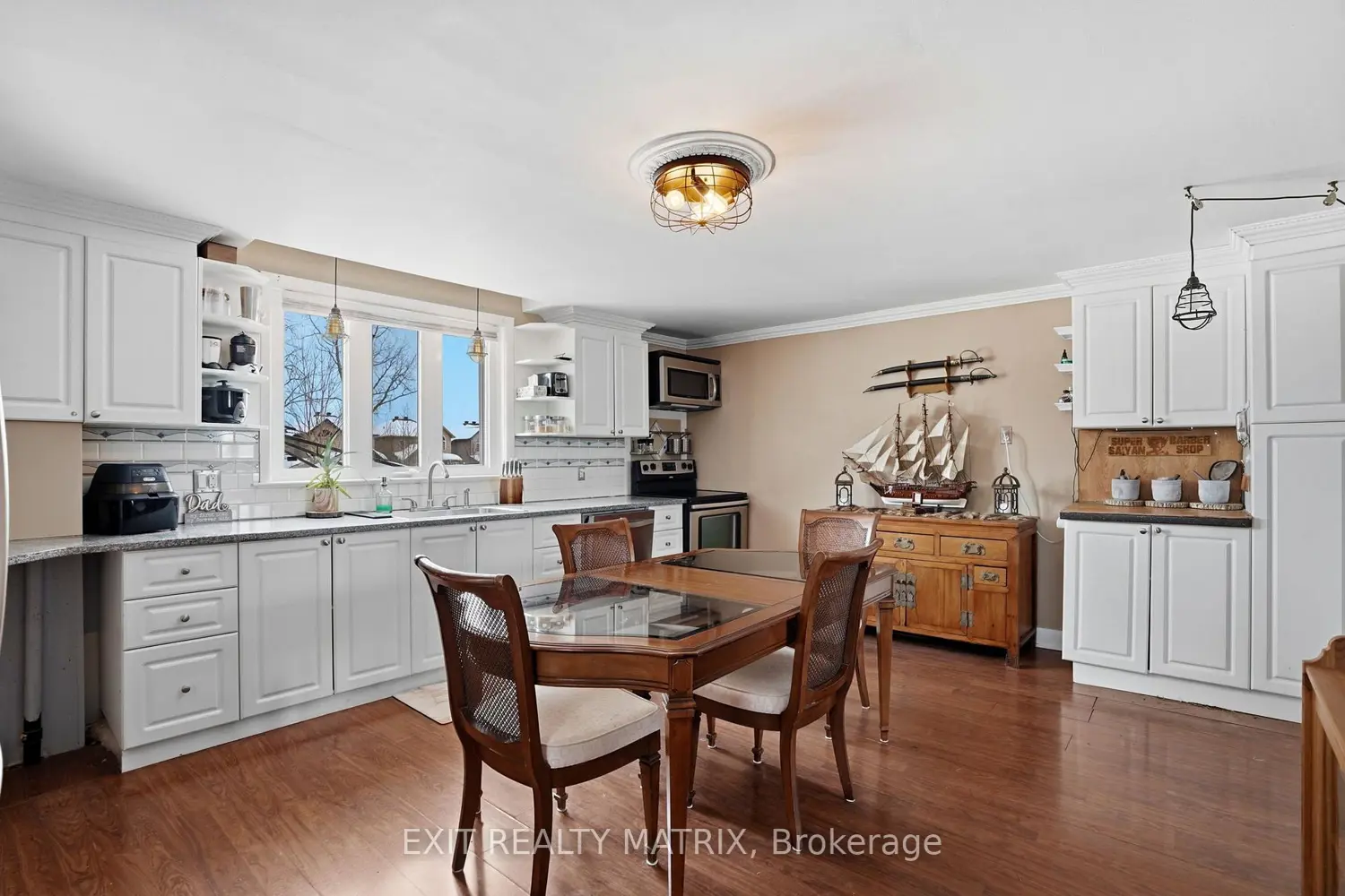 Additional image 12 of 1691-1695 Saint-Laurent Street