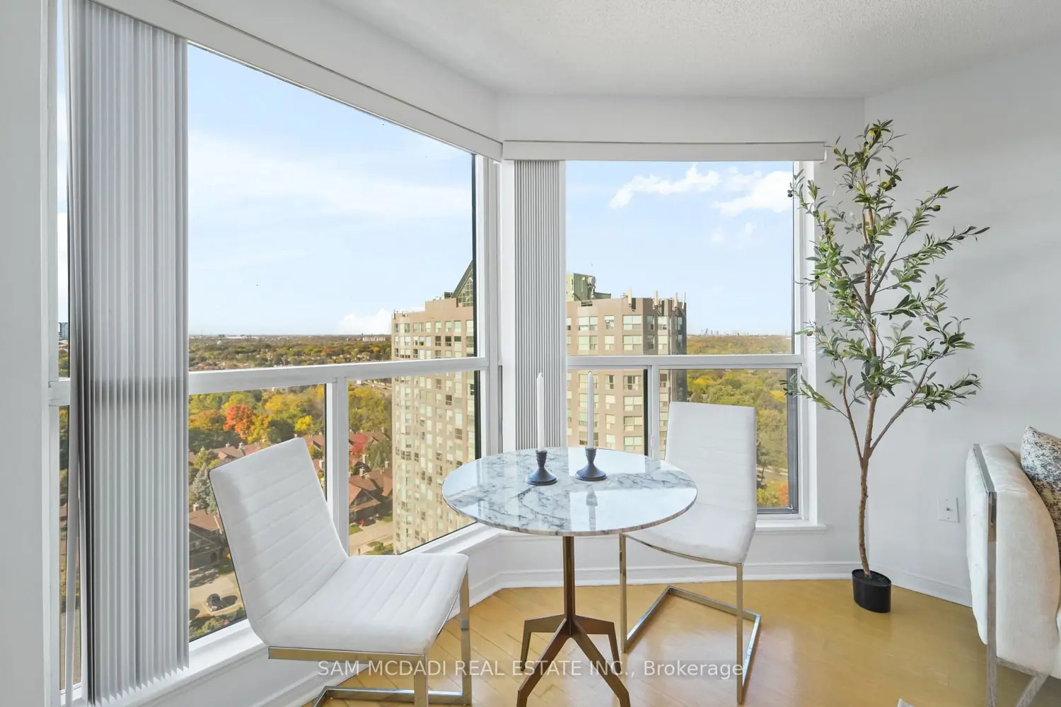 Additional image 9 of 2177 Burnhamthorpe Road 1807