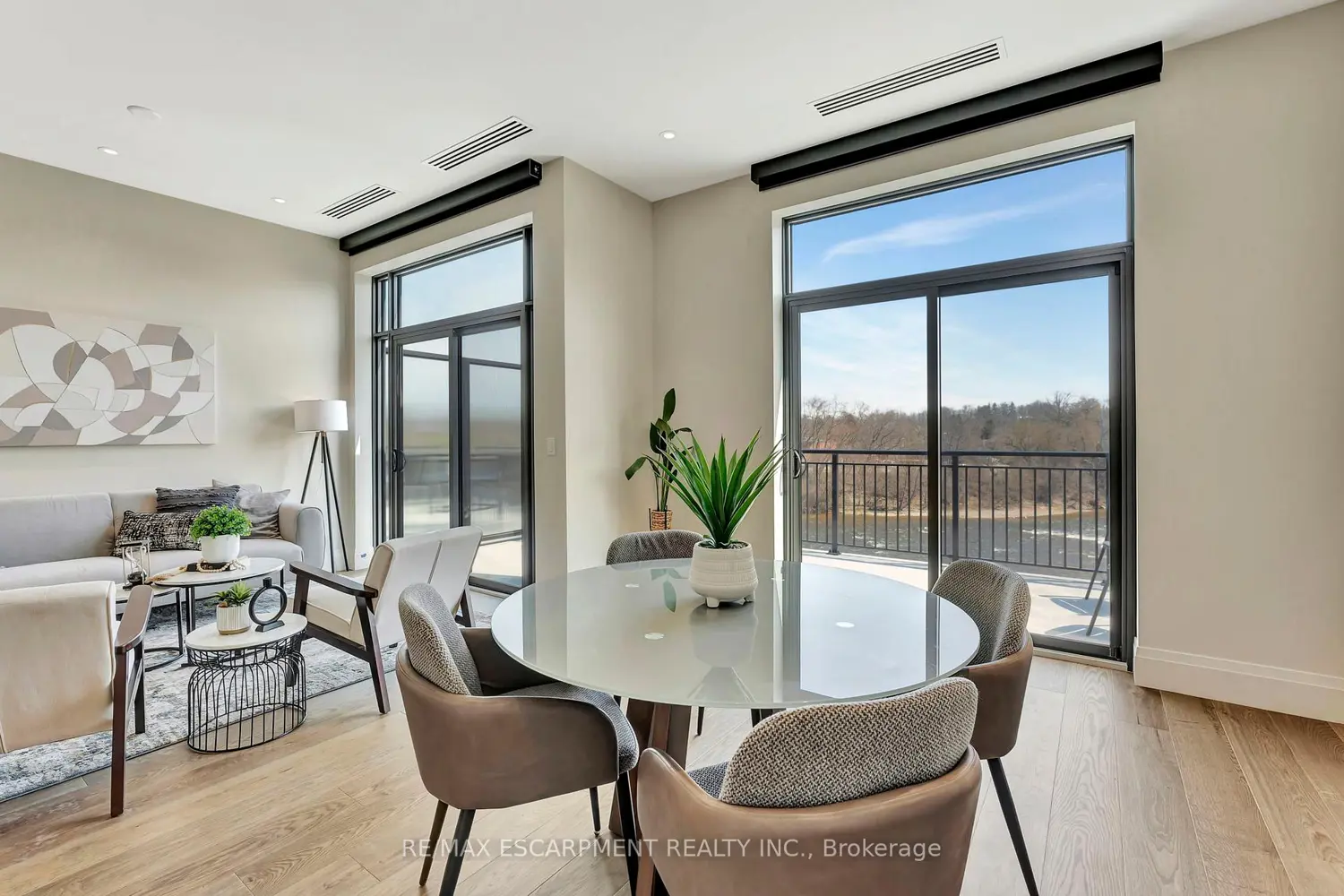 Additional image 7 of 7 Grand River Street 302