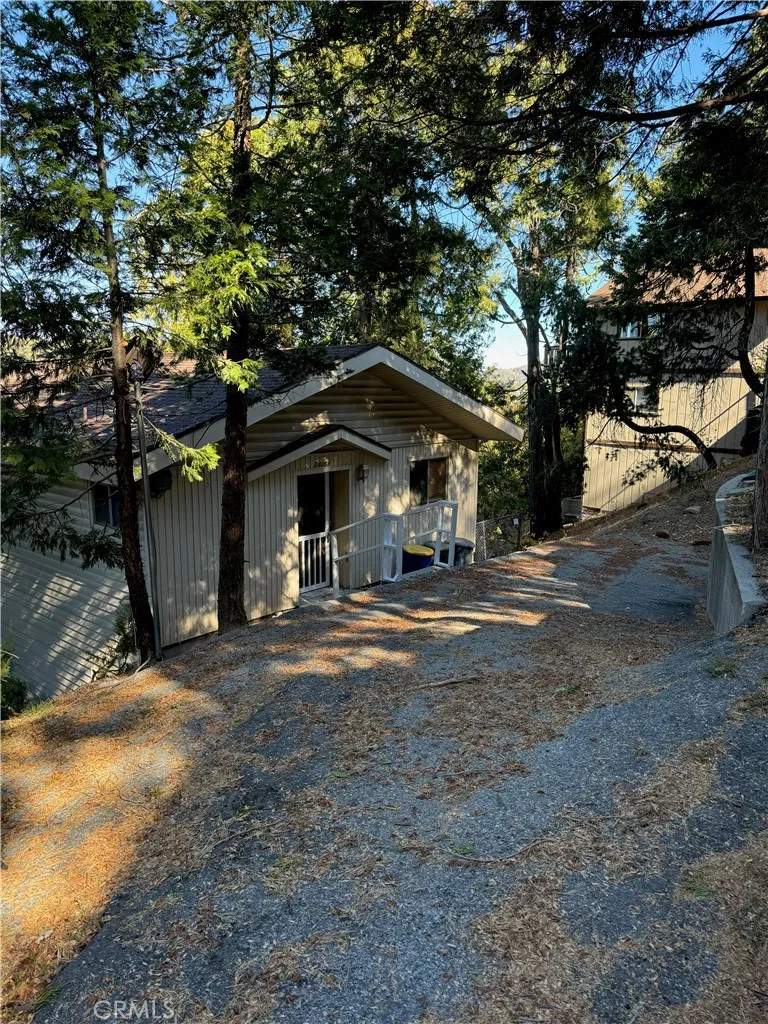 Additional image 21 of 24058 Cresta, Crestline, CA 92325