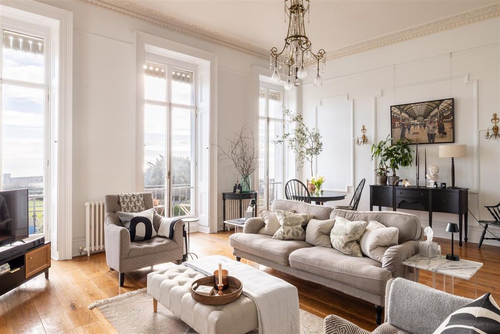 Additional image 3 of 2 bed flat for saleLewes Crescent, Brighton BN2