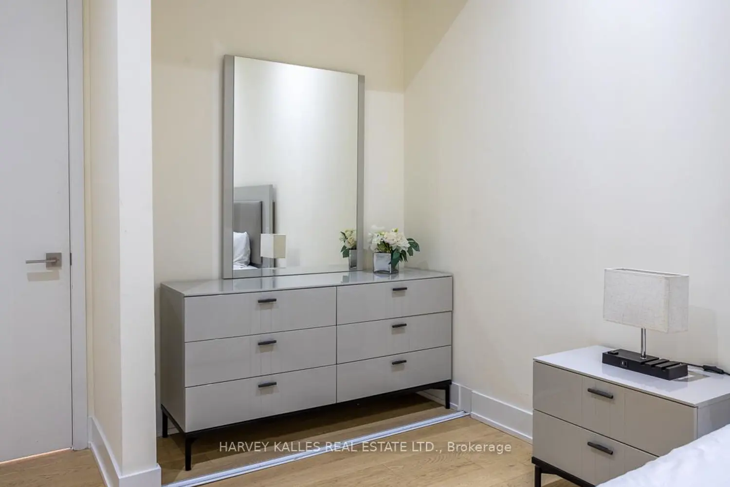 Additional image 12 of 111 St Clair Avenue 1013