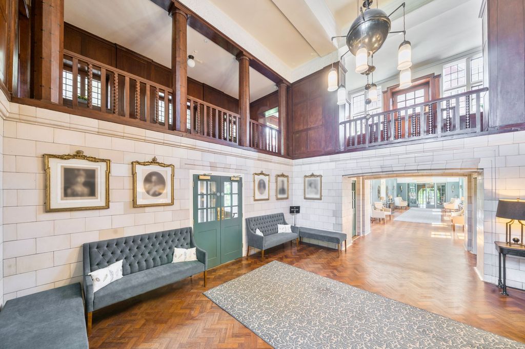 Additional image 21 of 2 bed flat for saleKings Drive, Midhurst GU29