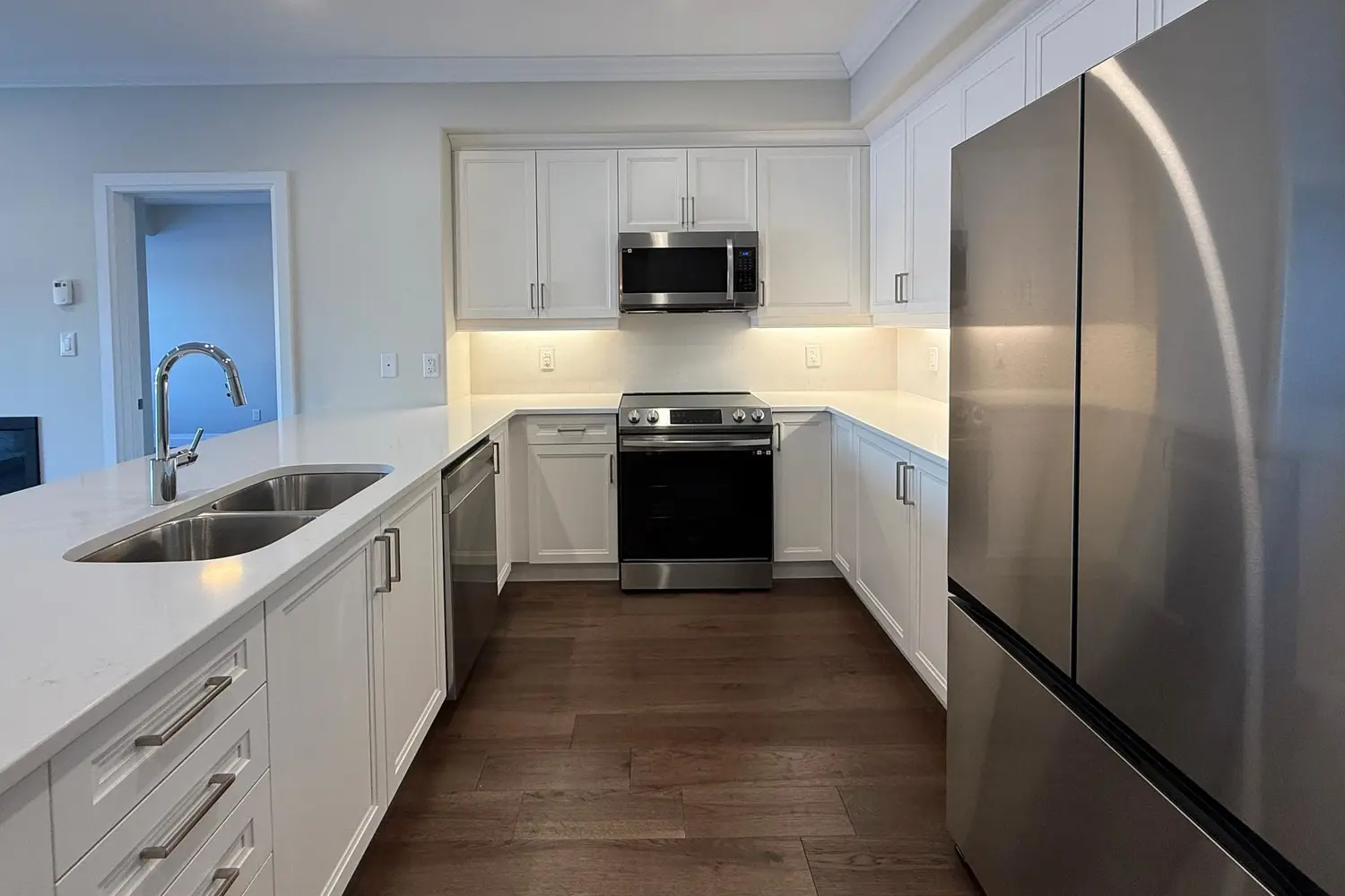 Additional image 2 of 19 Hampton Lane 204