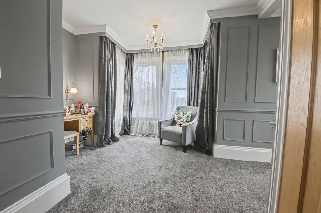 Additional image 16 of 6 bed property for saleThorold Road, Bitterne Park SO18