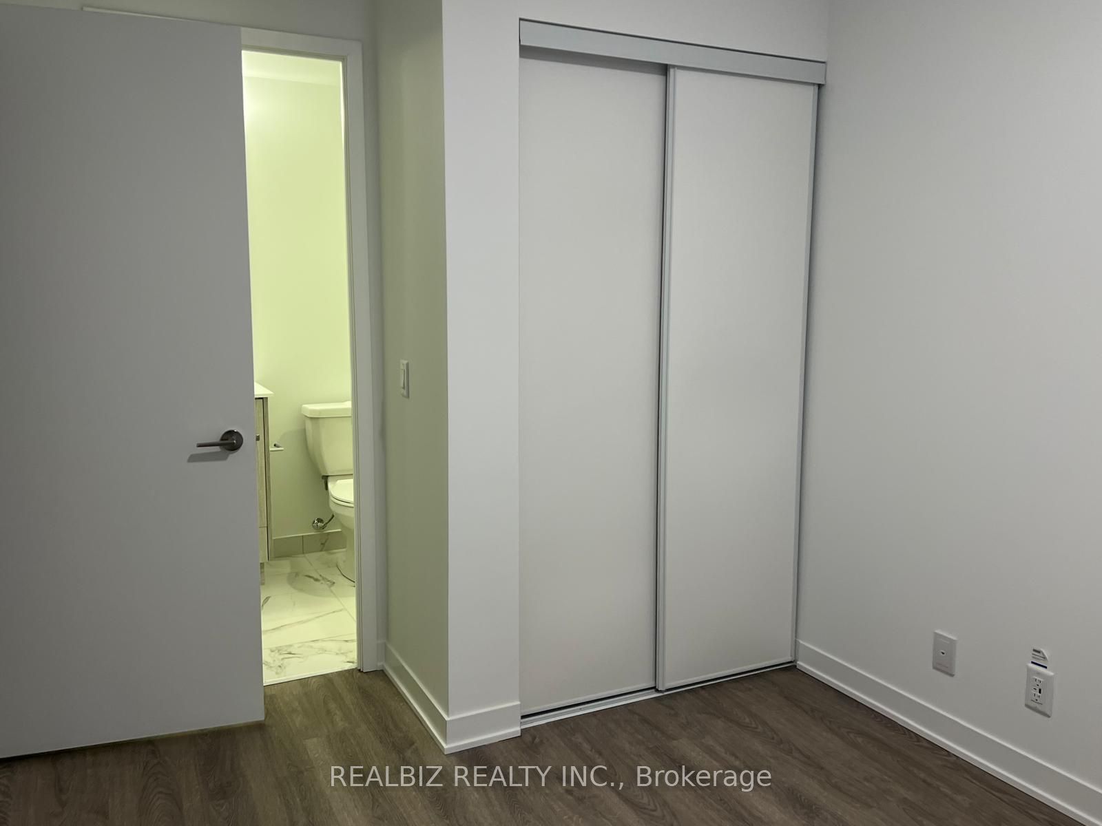 Additional image 6 of 1010-180 Front Street E, Toronto, ON, M5A 0K9