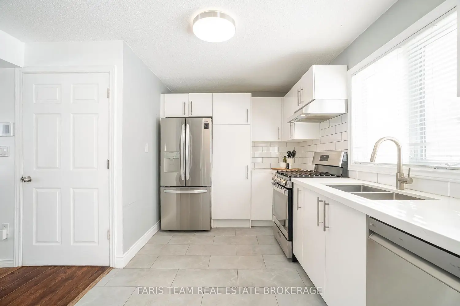 6950 Yonge Street photo 5