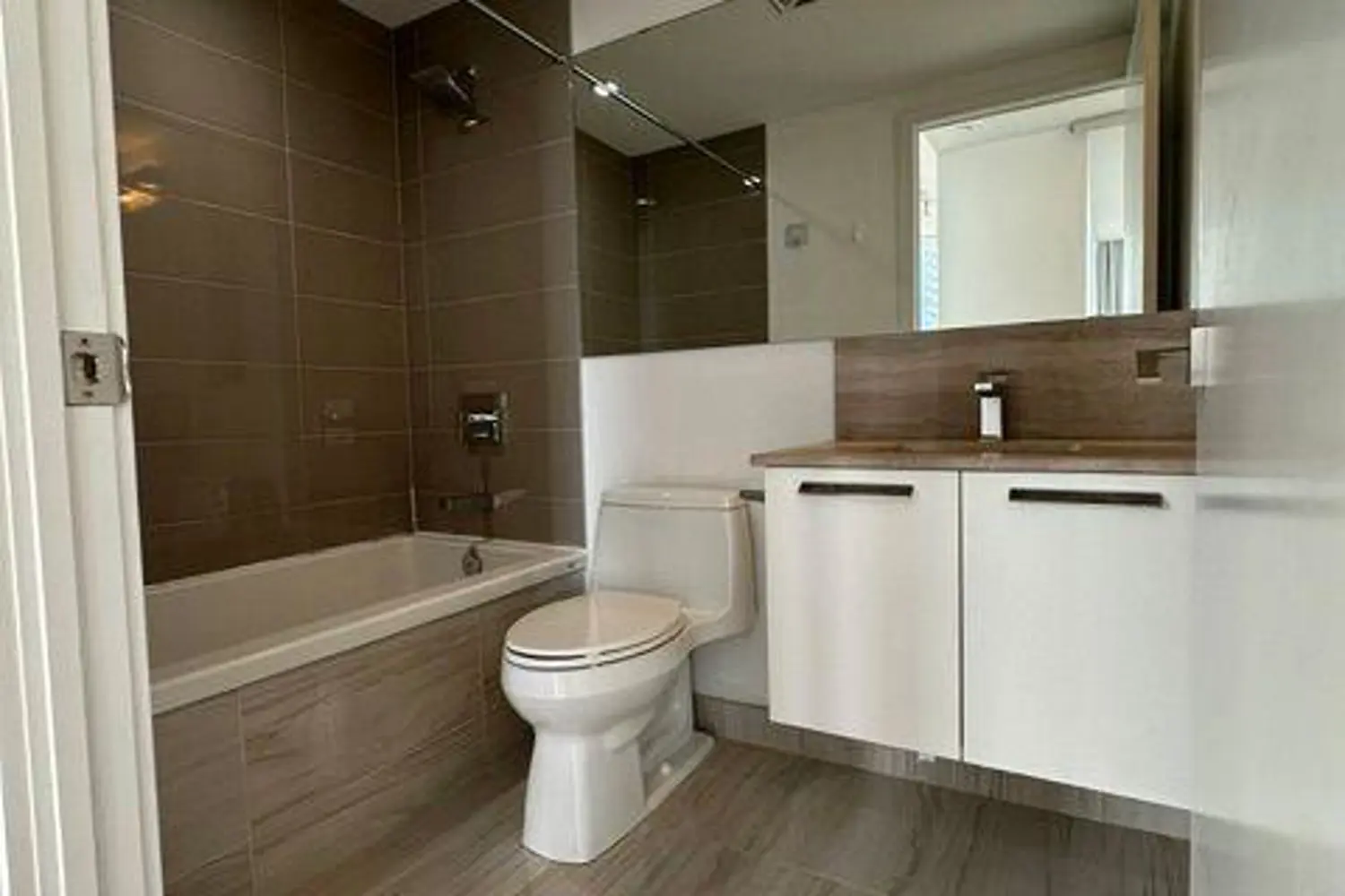 Additional image 14 of 28 Wellesley Street 3109