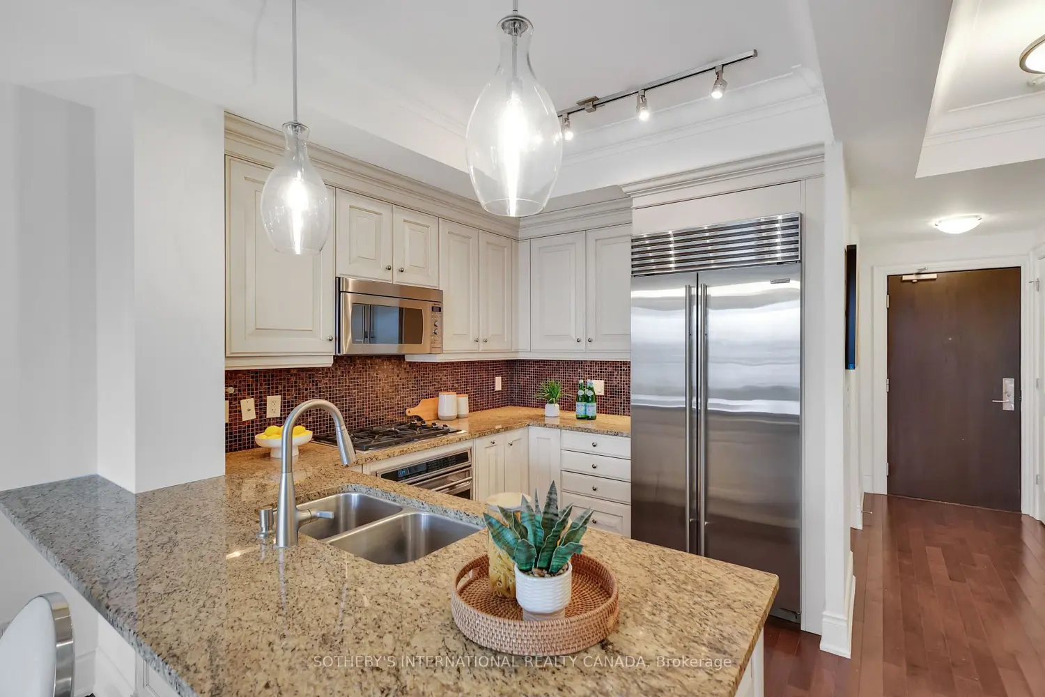 Additional image 2 of 1717 Avenue Road 410