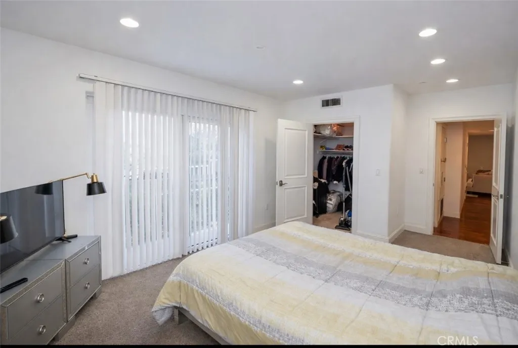 13037 Moorpark St, Studio City, CA 91604