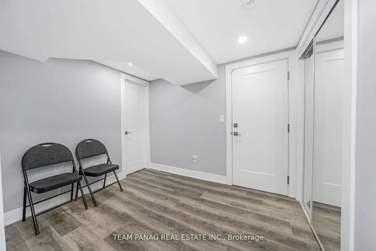 Additional image 15 of 8 Benton Street