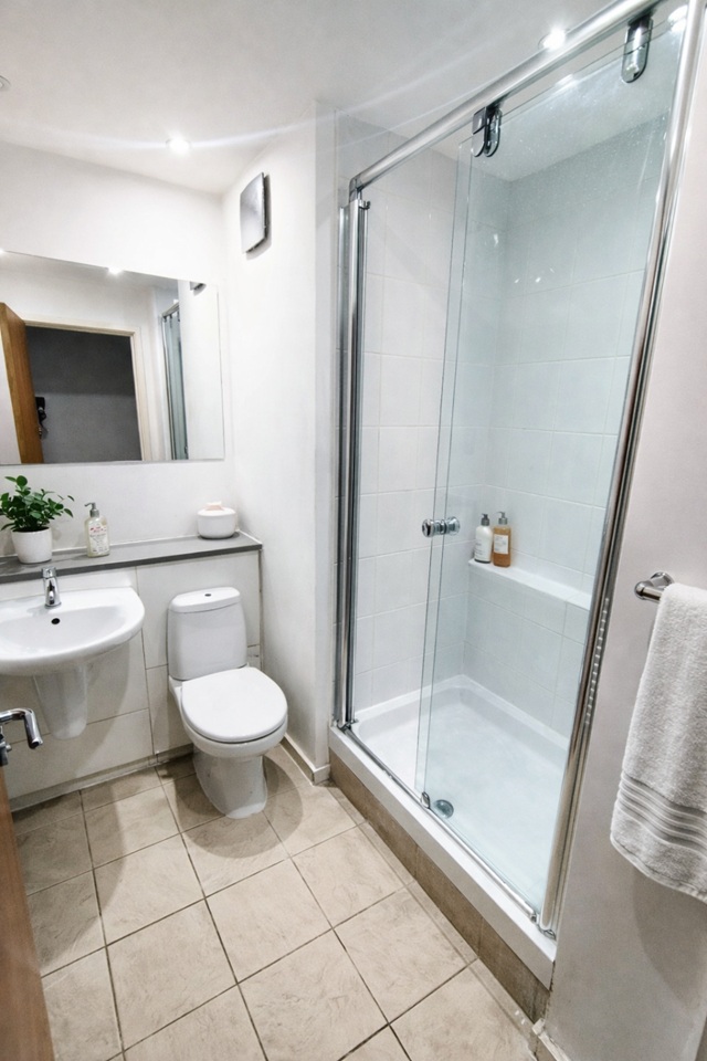 Additional image 3 of 2 Bed Flat, Princess St, M1, N1 7GU