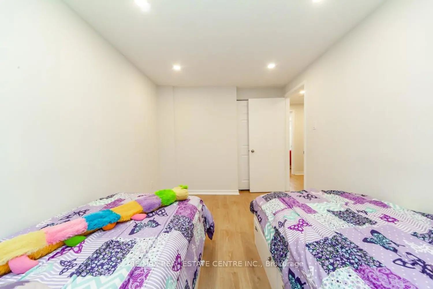 Additional image 15 of 2050 Upper Middle Road 88