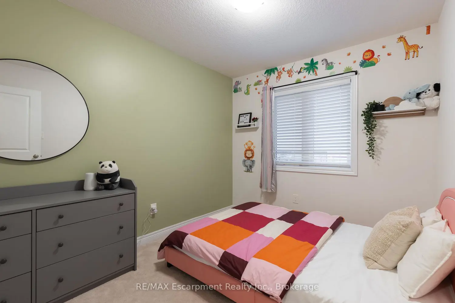 Additional image 16 of 31 Pinot Crescent