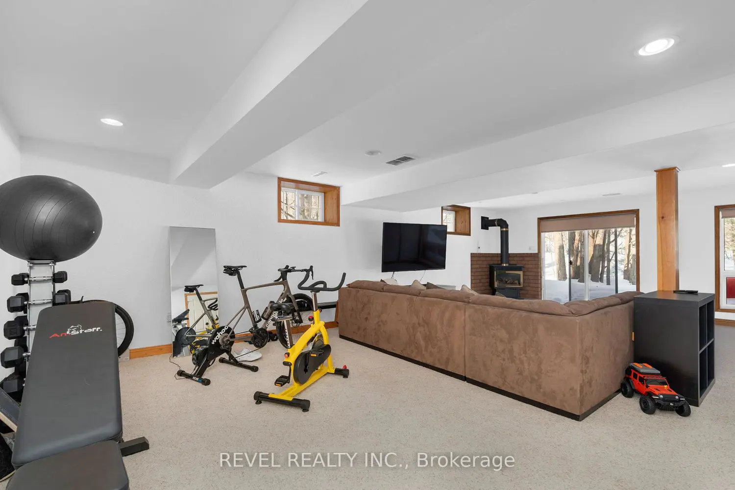 Additional image 13 of 32 Hickory Lane