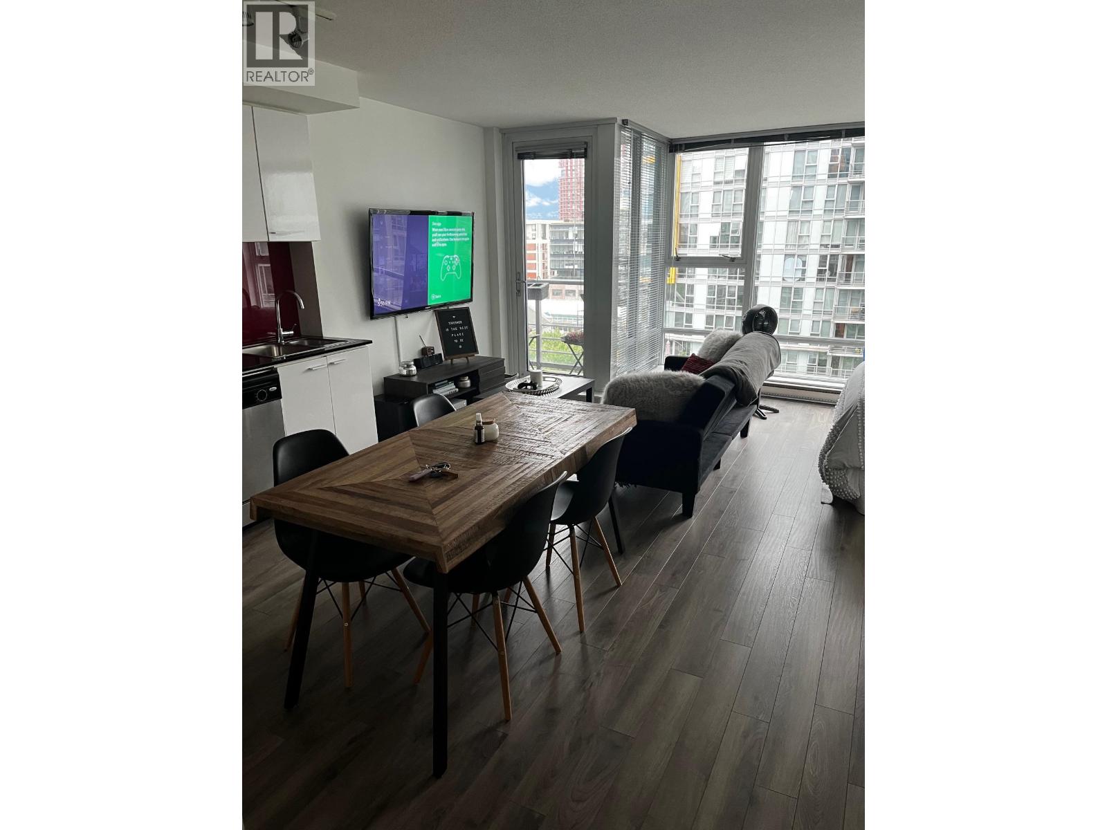 907 668 CITADEL PARADE