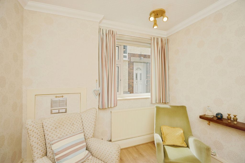 Additional image 11 of 3 bed flat for saleRhos Promenade, Rhos On Sea, Colwyn Bay, Conwy LL28