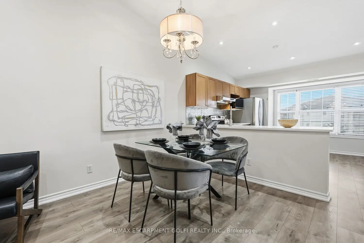 Additional image 5 of 2035 Appleby Line 411