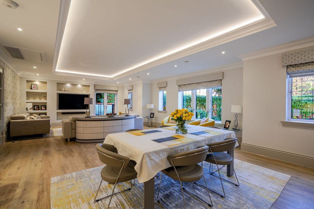Additional image 3 of 3 bed flat for saleBirchcroft, Ascot SL5