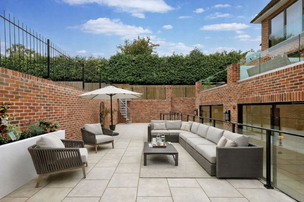 Additional image 15 of 2 bed flat for saleLedborough Lane, Beaconsfield HP9