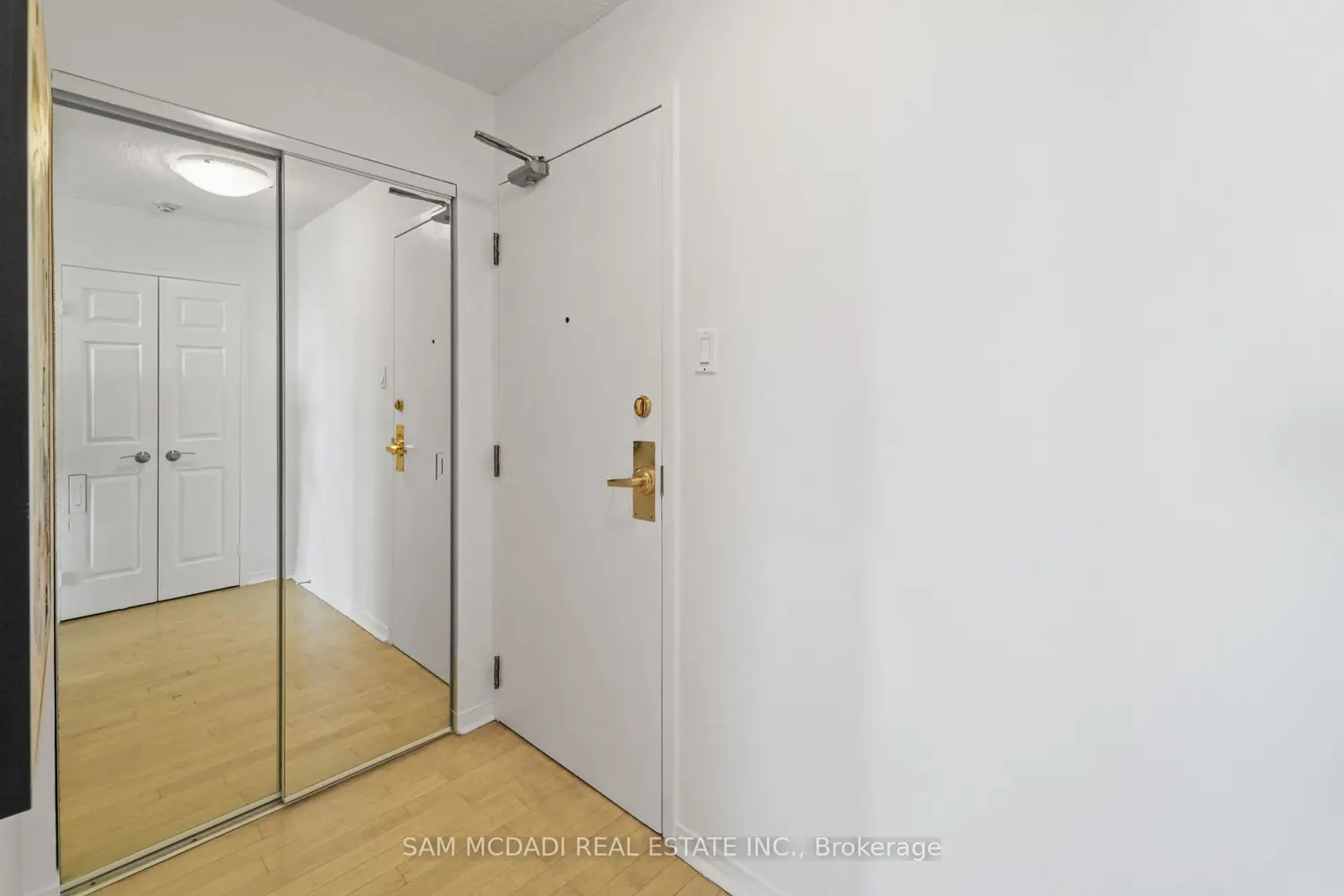 Additional image 2 of 2177 Burnhamthorpe Road 1807