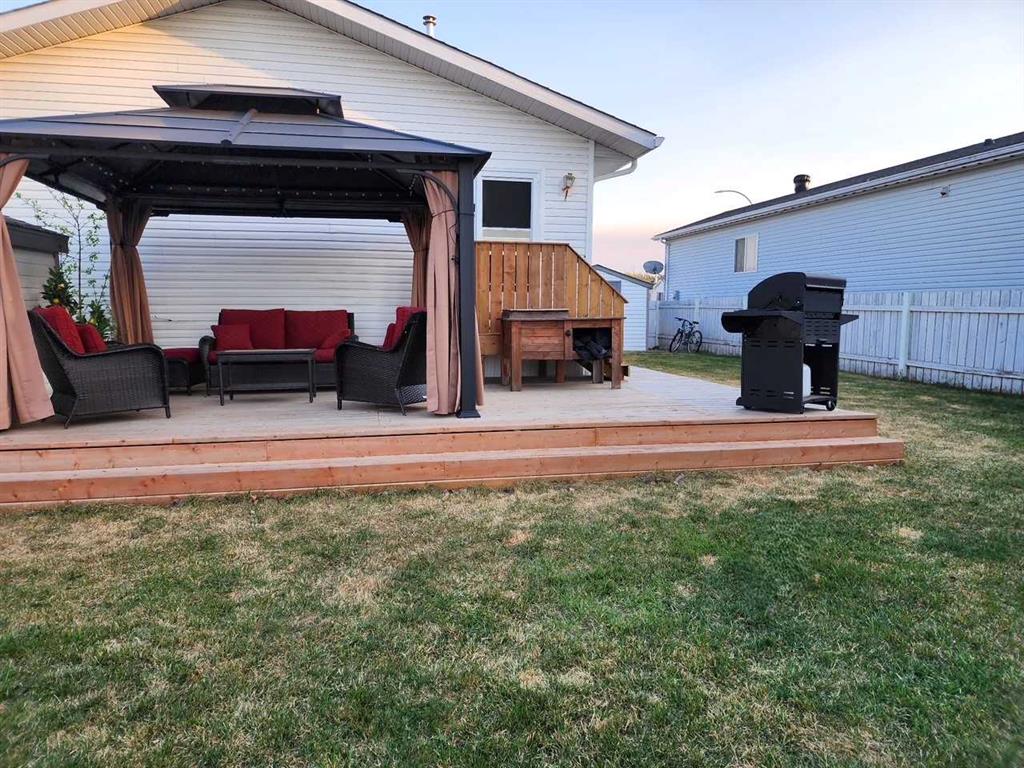 18 Jackson Place, Whitecourt, AB, T7S 1T7