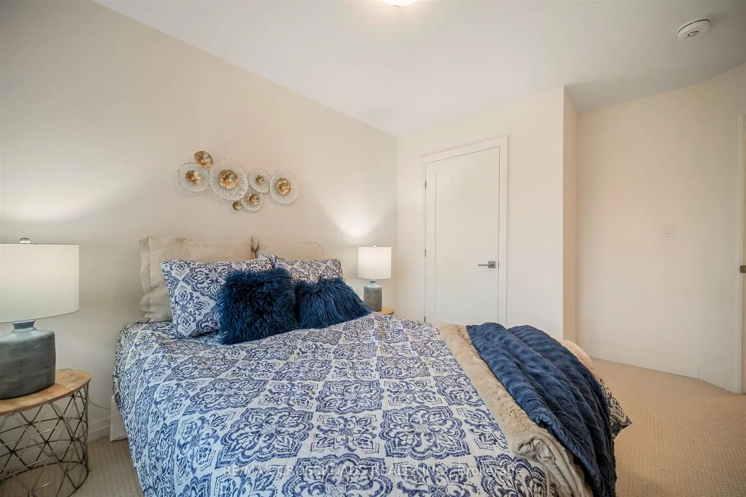 Additional image 12 of 4 Near Lane