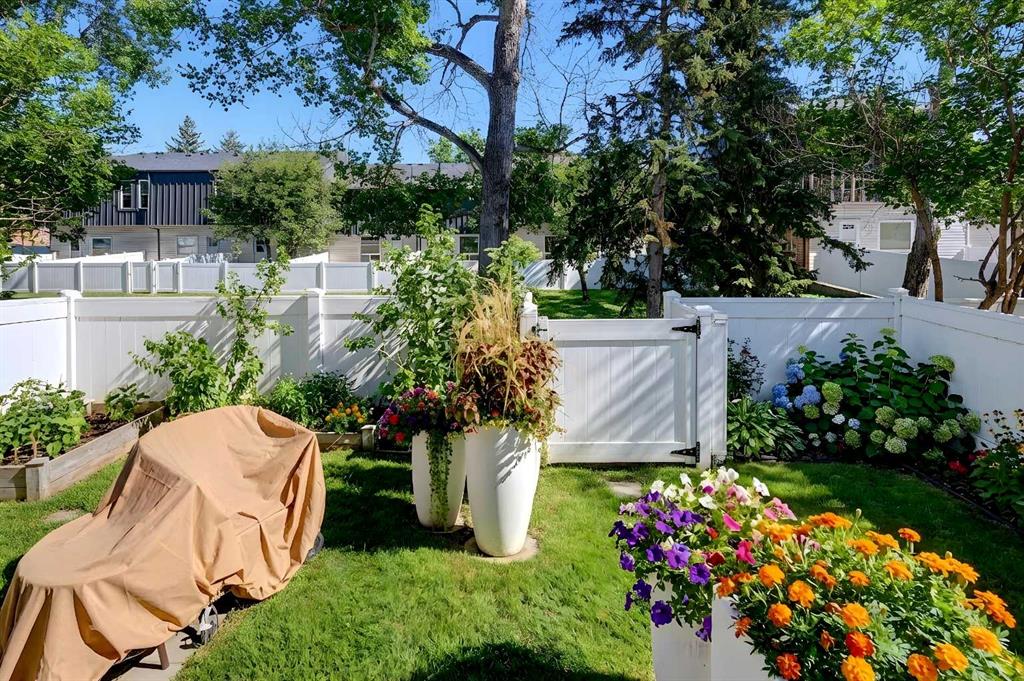 Additional image 4 of 414 Brae Glen Crescent SW, Calgary, AB, T2W 1B6