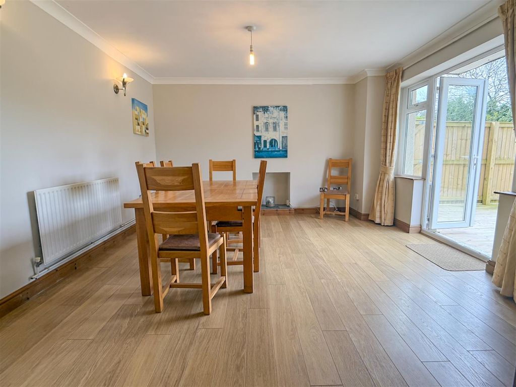 Additional image 22 of 2 bed flat for saleLangland Road, Mumbles SA3