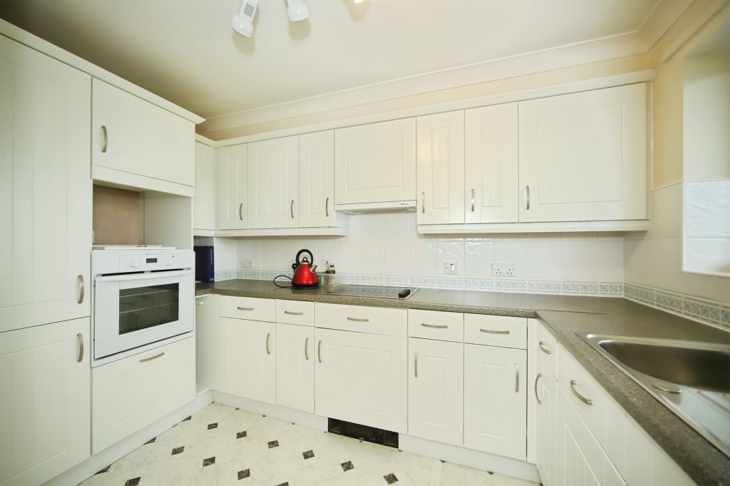 Additional image 7 of 2 bed flat for saleCoal Orchard, Taunton TA1