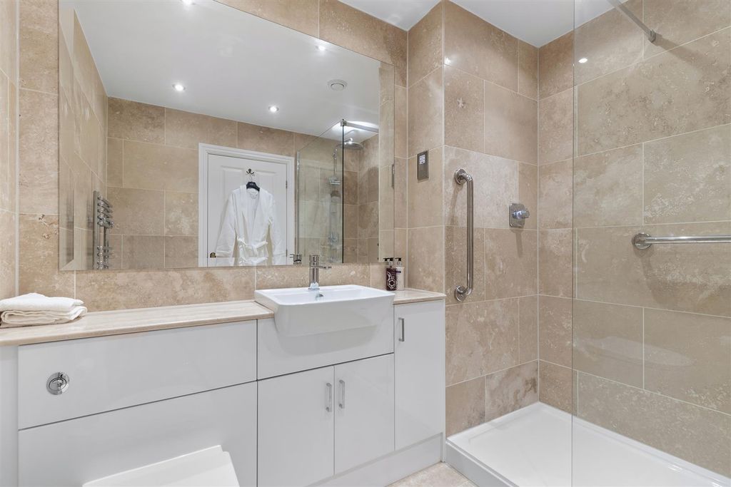 Additional image 16 of 2 bed flat for saleBrodrick Drive, Ilkley LS29
