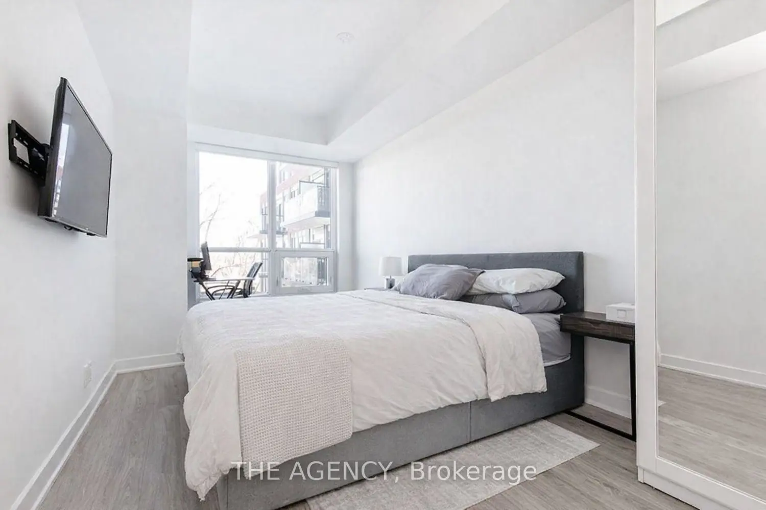 Additional image 15 of 681 Yonge Street 327