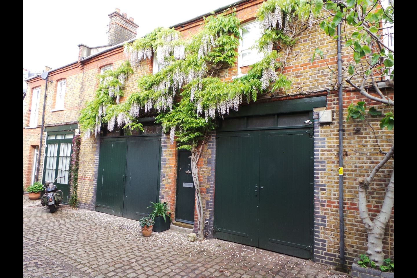 1 Bed Flat, Epirus Mews, SW6, N1 7GU