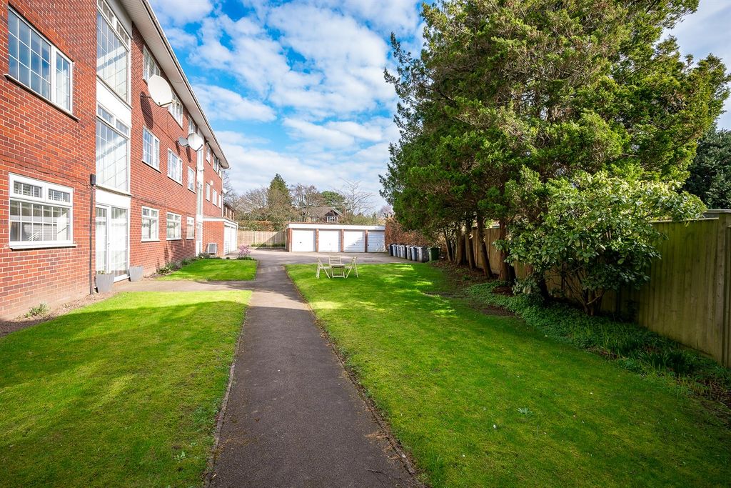 Additional image 19 of 3 bed flat for saleLindow Court, Kings Road, Wilmslow SK9