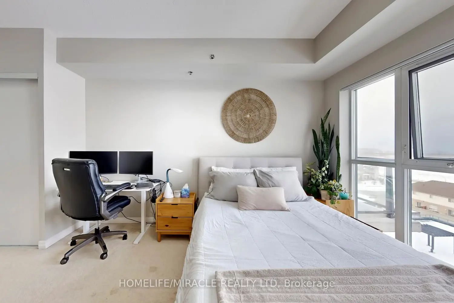 Additional image 4 of 560 North Service Road 607