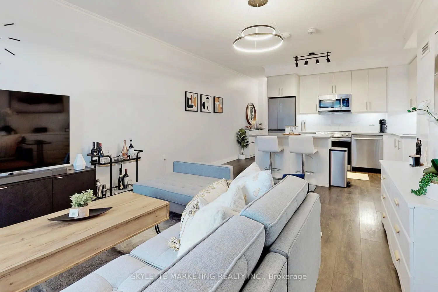 Additional image 18 of 75 Oneida Crescent 410