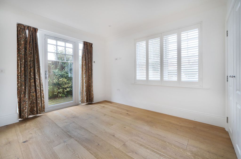 Additional image 15 of 3 bed flat for saleLavant Road, Chichester PO19