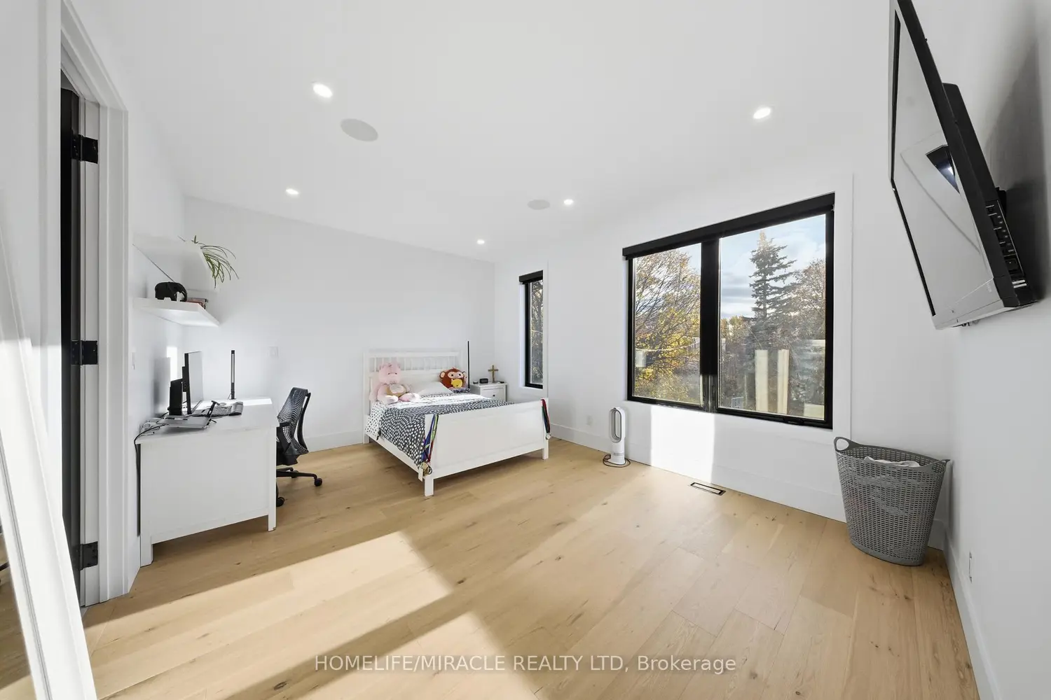 Additional image 13 of 1653 Glenburnie Road