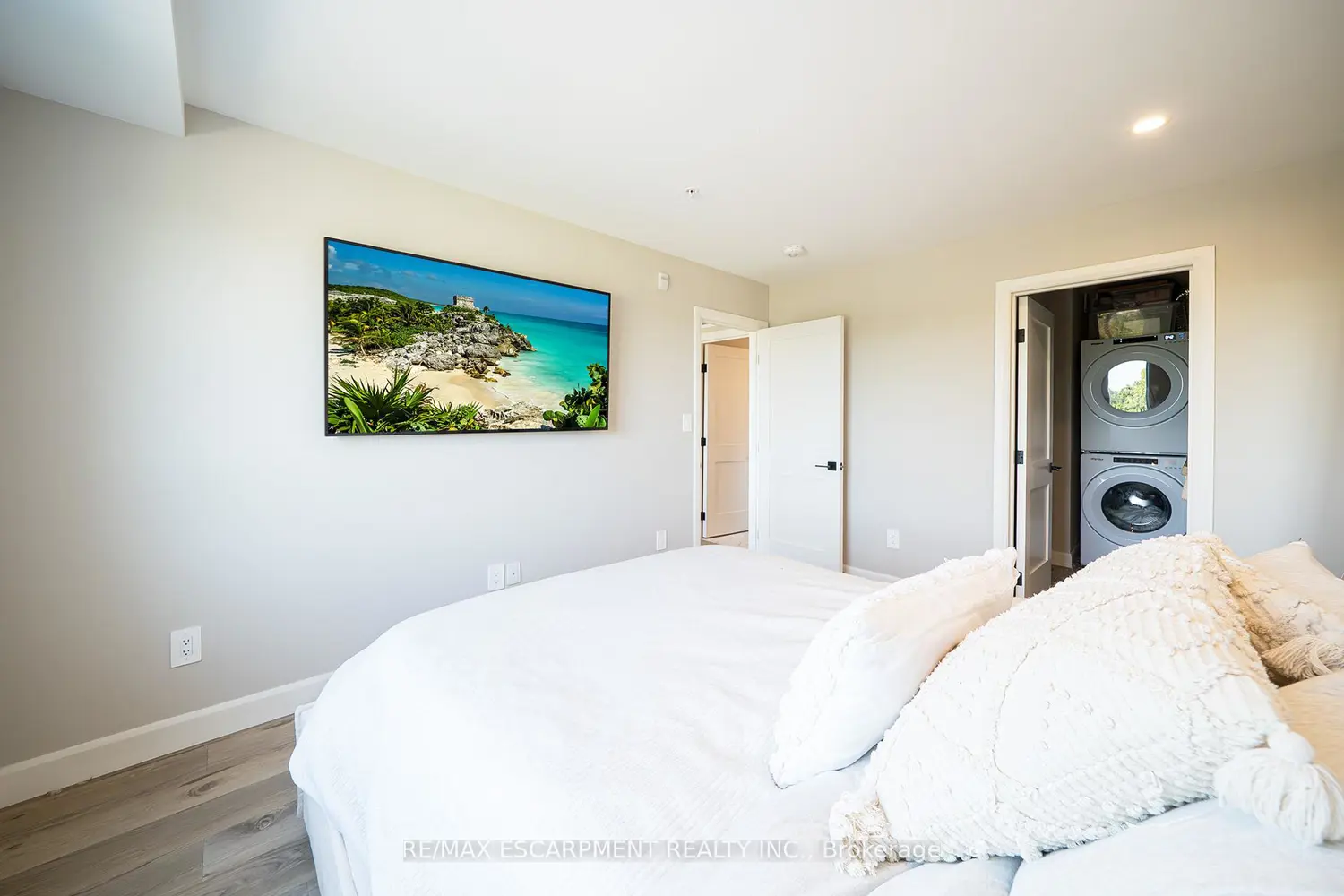 Additional image 10 of 34 Norman Street 502