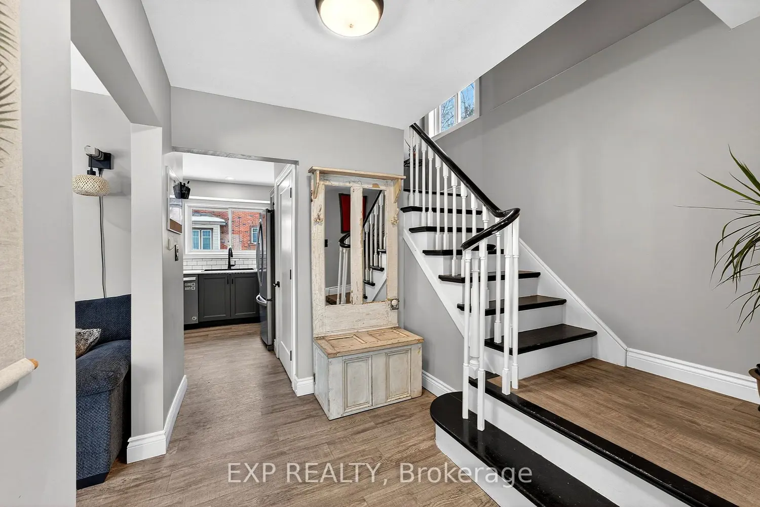 Additional image 10 of 266 Bleecker Avenue